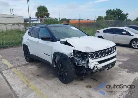 2024 Jeep Compass Latitude 4X4 from USA, damaged, VIN 3C4NJDBN7RT115150